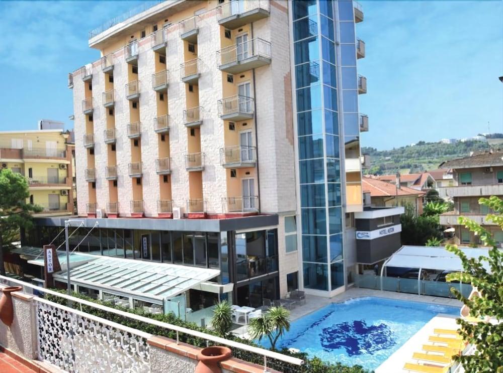 Hotel Astor Альба-Адриатика Экстерьер фото