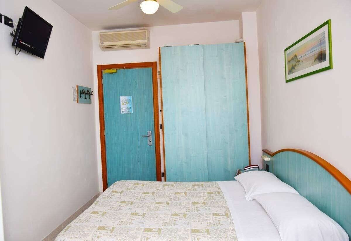 Hotel Astor Альба-Адриатика Экстерьер фото