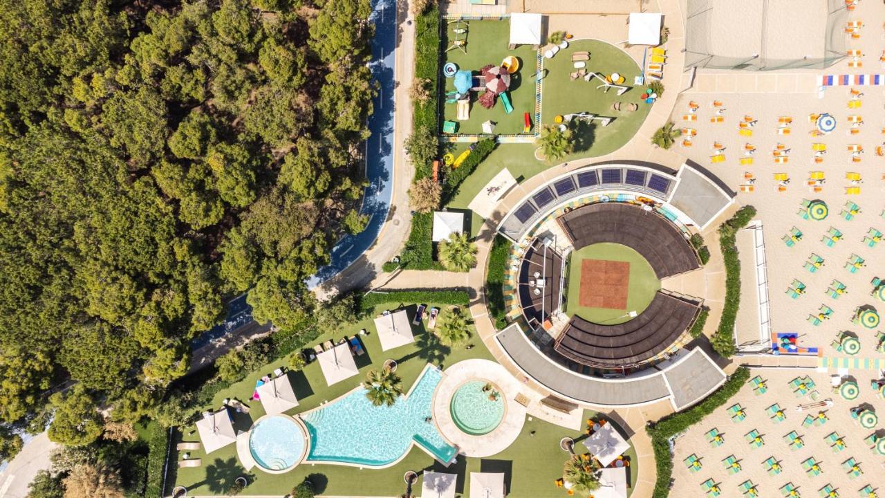 Hotel Astor Альба-Адриатика Экстерьер фото